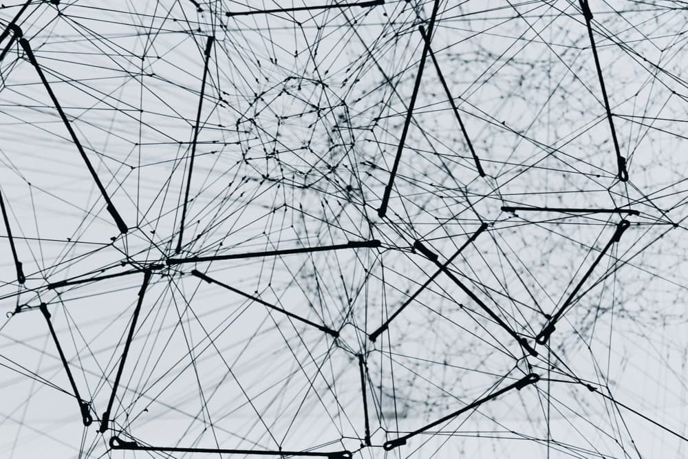 AI agents connecting data sources and system processes
